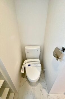 レジディア四谷三丁目 