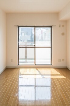 ドエルリバーサイド大島 